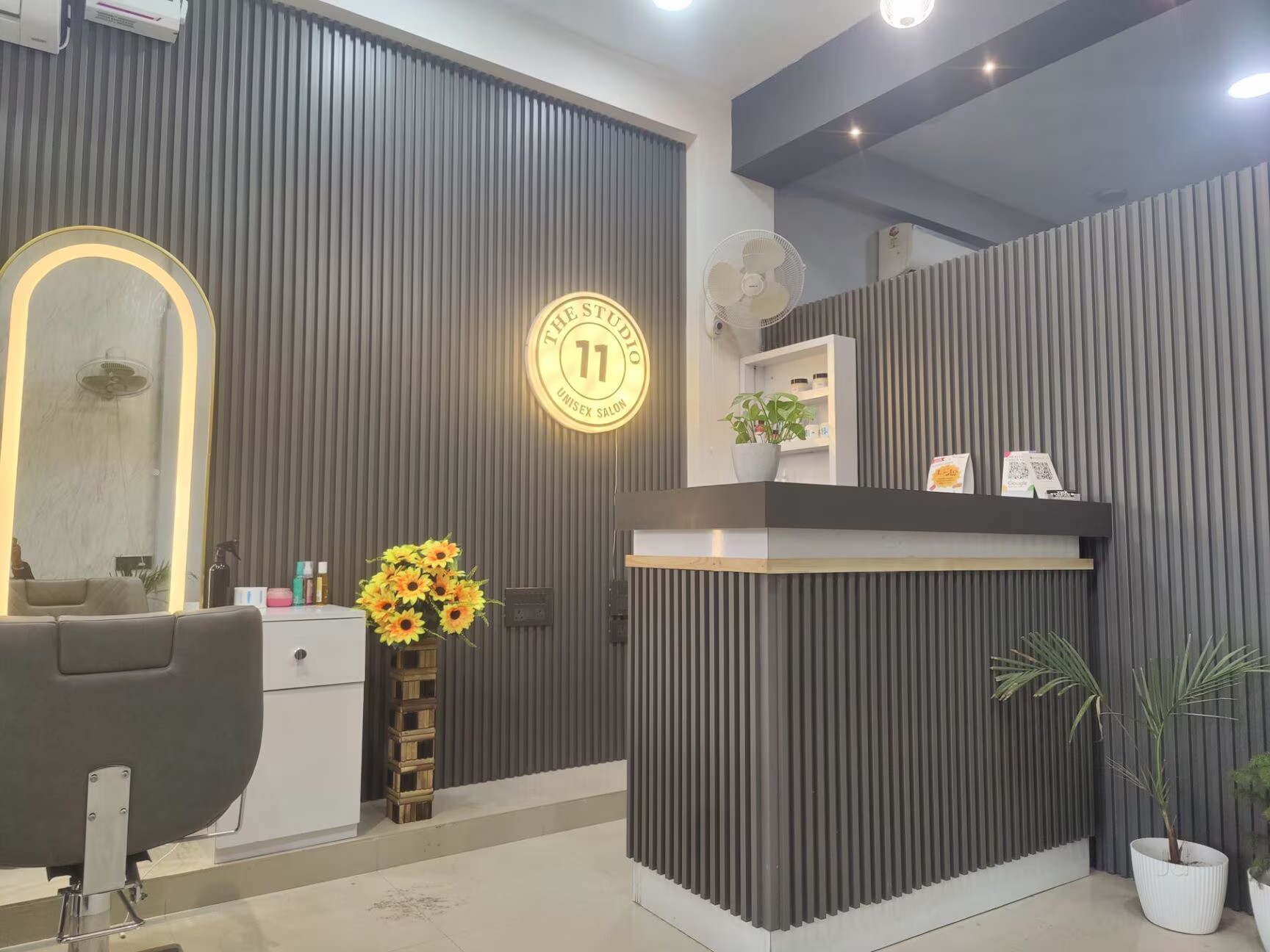 Dusky India Sarhol, Gurgaon